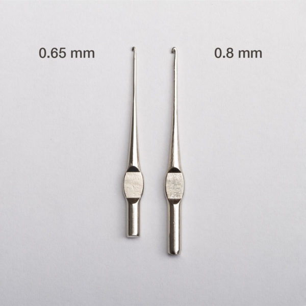 Klixer® has two needle sizes to suit all hair types.