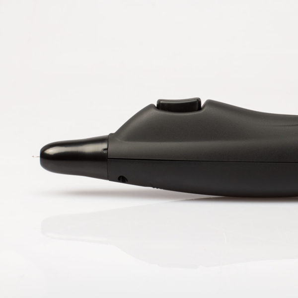 The ergonomic design of klixer® facilitates the process of making and caring for dreadlocks.